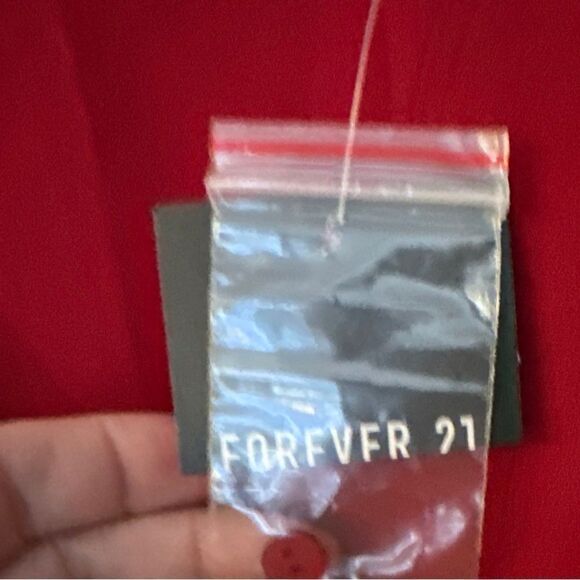 Forever 21 Woven Red Top Size Medium New - Picture 3 of 6